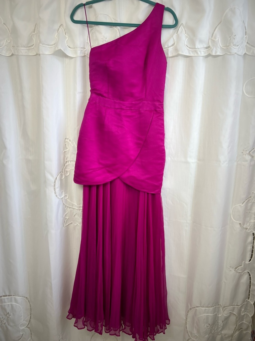 Luca Luca Made In Italy 100% Silk One Shoulder Fuchsia Evening Gown 42 NWT